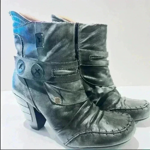 MUSTANG BOOTS GREEN  DISTRESSED LEATHER ROUND SQUARE TOE ANKLE BOOTIE SIZE 41 - Picture 3 of 17
